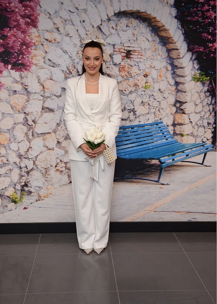 BEYAZ NİKAH ÖZEL GÜN CEKETLİ TAKIM - Görsel 2