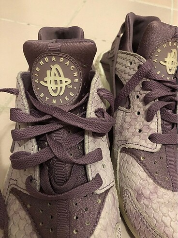 Nike NİKE AİR HUARACHE KADIN SPOR AYAKKABISI