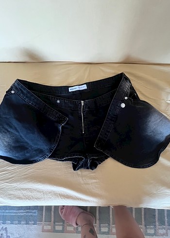 Bershka Kadın Siyah yıkamalı Mini Denim Şort