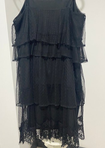 Zara Siyah Kat Kat Tül Detaylı Uzun Abiye Elbise - Görsel 3