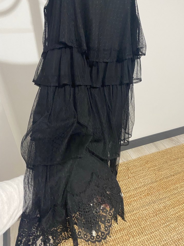 Zara Siyah Kat Kat Tül Detaylı Uzun Abiye Elbise - Görsel 2