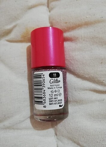 Simli pembe oje