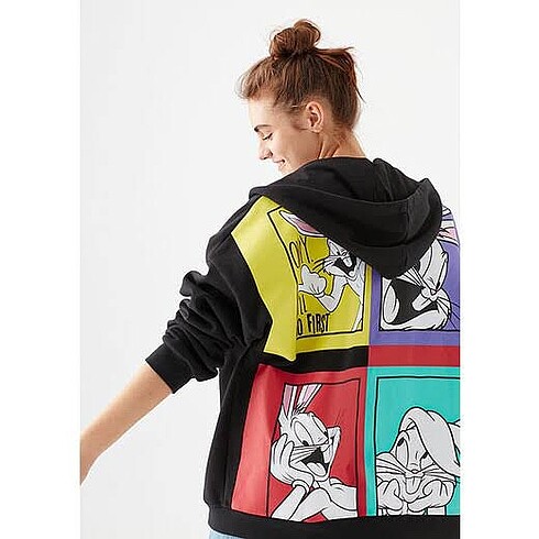 Mavi Bugs Bunny baskılı fermuarlı siyah sweatshirt