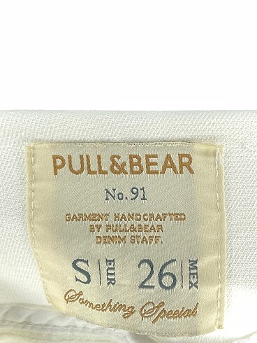 s Beden beyaz Renk Pull and Bear Kot Ceket %70 İndirimli.