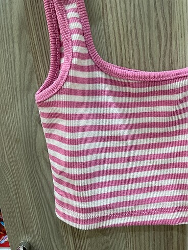 Elif Şimal pembe crop