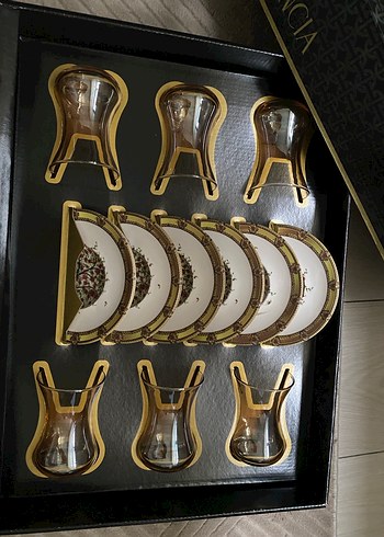 Altın Detaylı Cam Çay Seti - Görsel 2