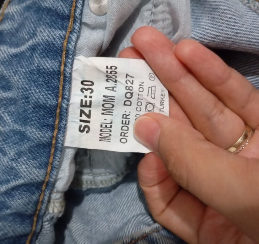 Kadın Gri Renk Yırtık Bol Kesim Denim Jean - Görsel 2