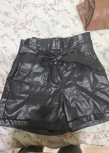 2 Adet kahverengi ve siyah deri kuşaklı bermuda &şort. - Görsel 4