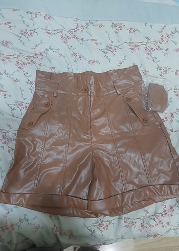 2 Adet kahverengi ve siyah deri kuşaklı bermuda &şort. - Görsel 8