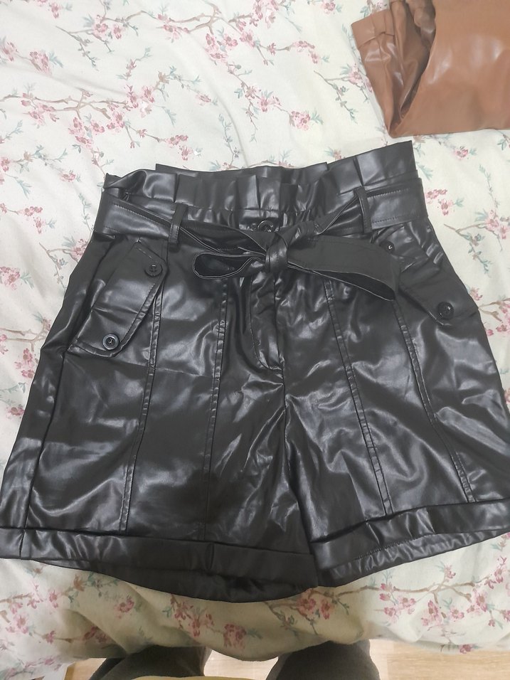 2 Adet kahverengi ve siyah deri kuşaklı bermuda &şort. - Görsel 4