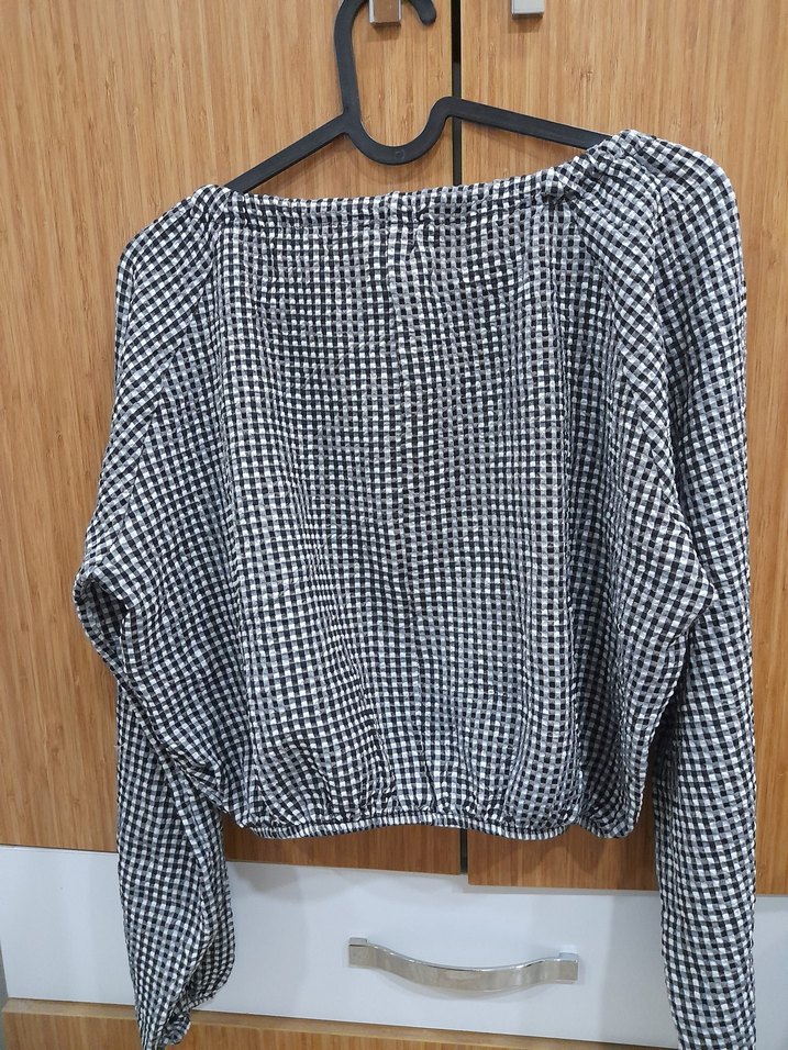 Siyah pötikare balon kollu bluz - Görsel 3