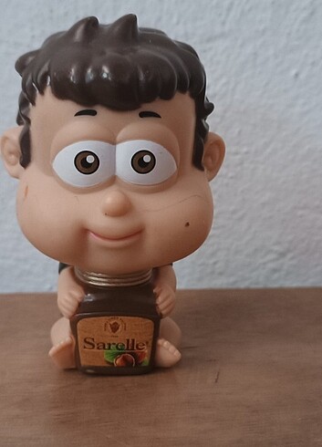 Erdil Yaşaroğlu tasarımı çikolatalı bebek