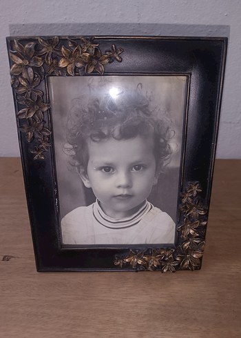 Çiçek Detaylı Siyah Fotoğraf Çerçevesi