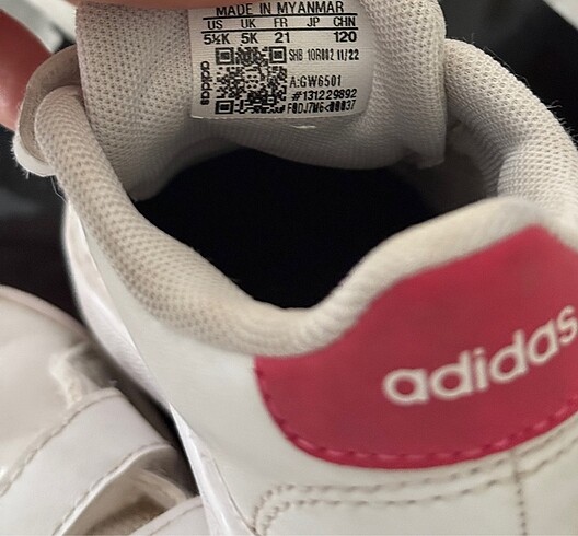 21 Beden beyaz Renk Adidas spor ayakkabı