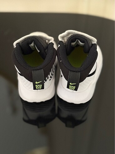 22 Beden Nike spor ayakkabı