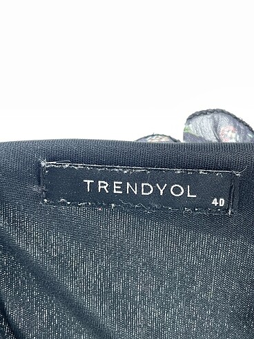 40 Beden çeşitli Renk Trendyol & Milla Kısa Elbise %70 İndirimli.