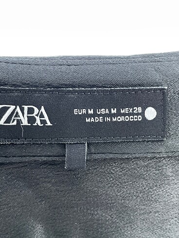 m Beden siyah Renk Zara Gömlek %70 İndirimli.