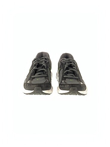 36,5 Beden Nike Spor Ayakkabı %70 İndirimli.