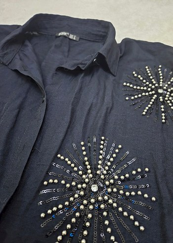 Düğmeli Nakışlı Mavi Keten Uzun Kollu Gömlek - Görsel 2