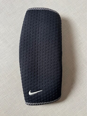 Hiç kullanılmamış nike koruyucu