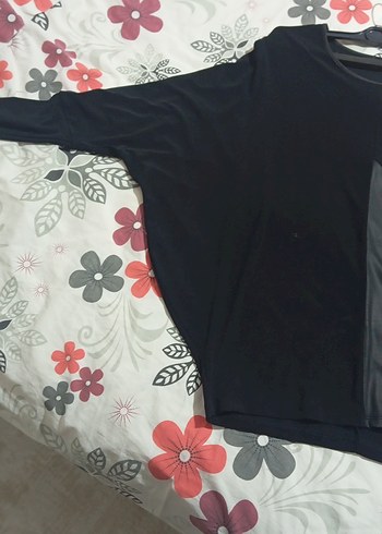 Siyah Dökümlü Tişört - Görsel 2