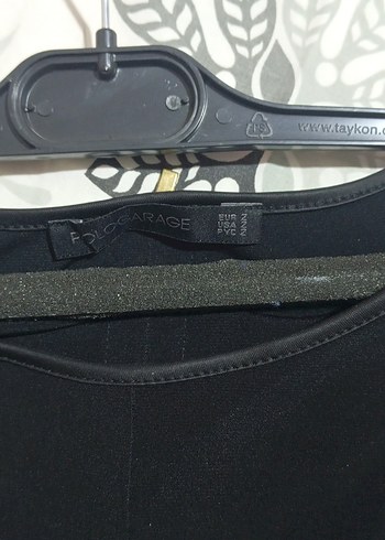 Siyah Dökümlü Tişört - Görsel 4