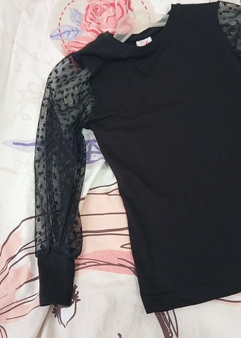 Kız Çocuk Siyah V Yaka Fermuarlı Tişört - Görsel 3