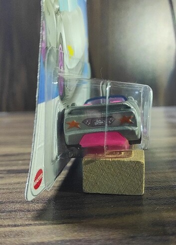 Beden Renk Hotwheels Barbie Extra