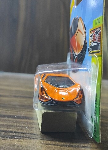  Beden Renk Hotwheels Lambirghini Sian