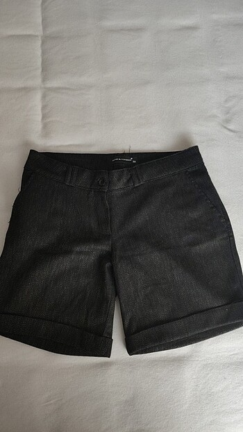 Klasik Siyah Short