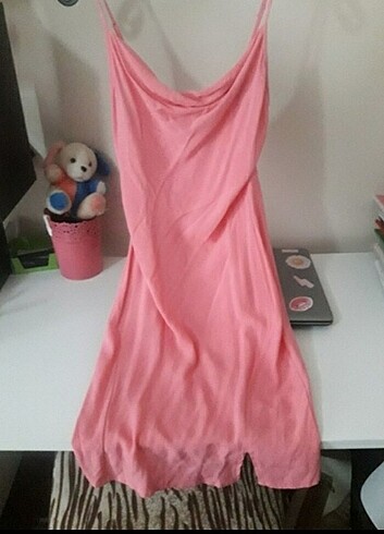 Pembe Yırtmaç detay elbise