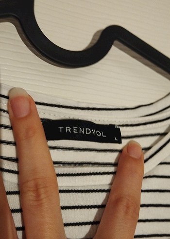 Trendyol & Milla Kadın Beyaz Gri Çizgili Uzun Kollu Tişört