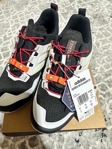 Adidas gore-tex