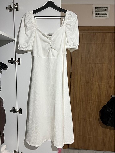 Lcw beyaz midi boy elbise