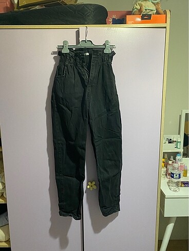 Siyah mom jeans