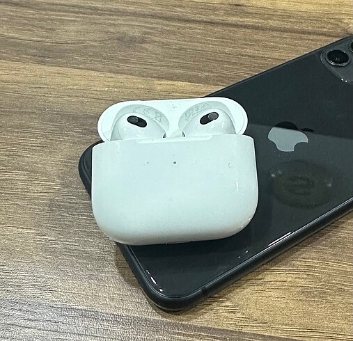 APPLE 3.NESİL AİRPODS 1 YIL GARANTİLİ