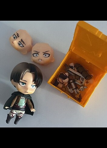 Attack on titan levi figür Oyuncak