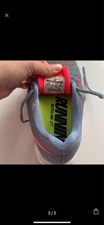 37,5 Beden Nike bayan spor ayakkabı