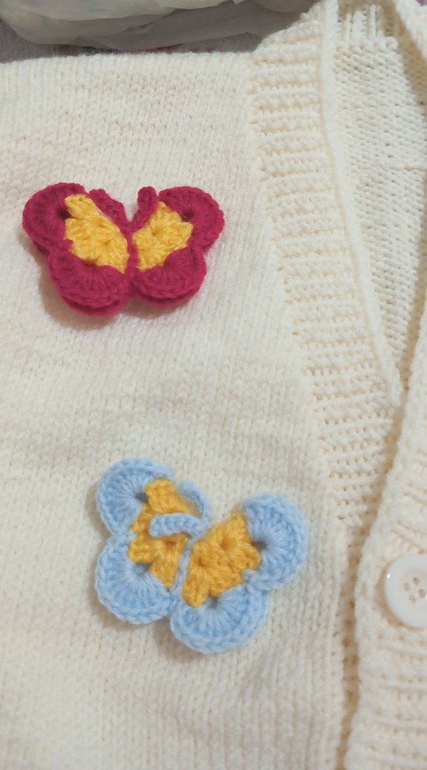 Renkli Nakışlı Beyaz Kız Hırka kendim örüyorum 4 5 6 yaşa olur - Görsel 3