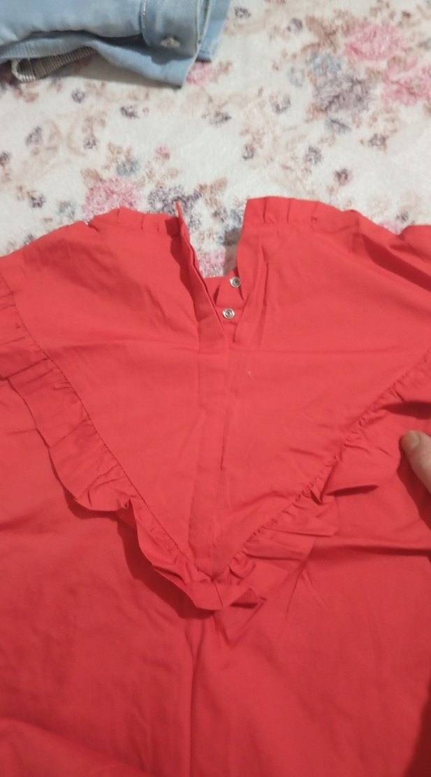 Kırmızı Keten, Fırfırlı V-Yaka Bluz - Görsel 4