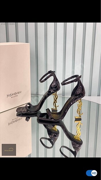 Yves Saint Laurent Topuklu ayakkabı