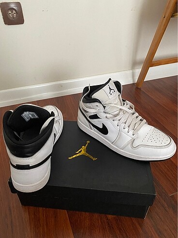 Nike Air Jordan 1 Mid