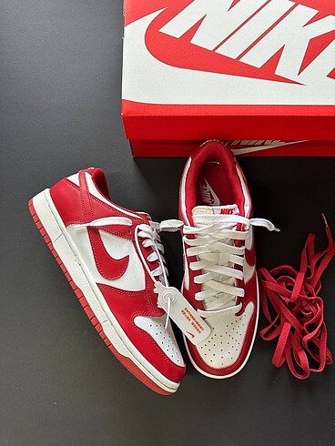 Nike Dunk Low ?RED