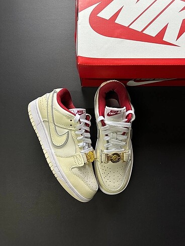 Nike Dunk Low ?JUST DO IT