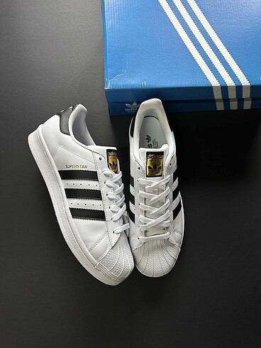 Adidas Superstar