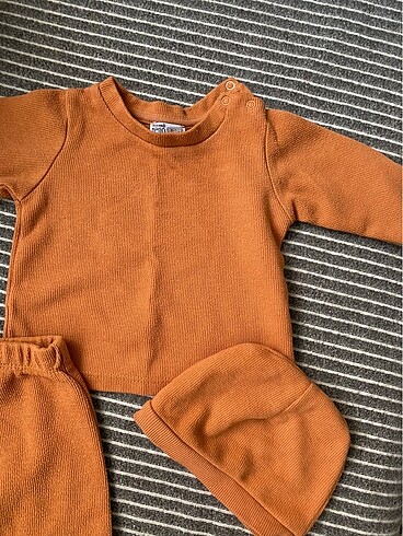 HelloBaby Bebek alt üst şapka takım