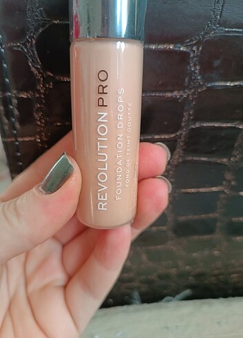 Revolution Pro Foundation Drops