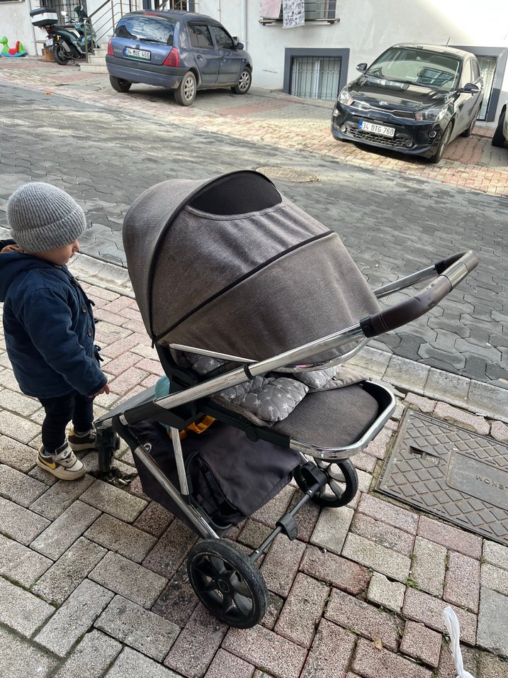 Gri Bebek Arabası - Görsel 2