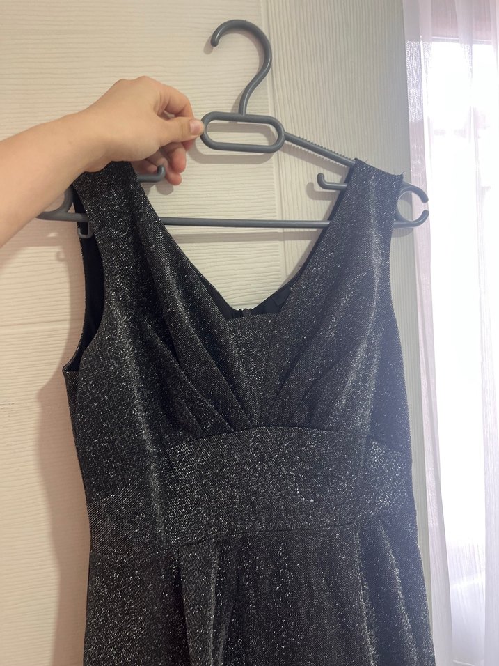 Siyah V Yaka Uzun Gotik Abiye Elbise - Görsel 2