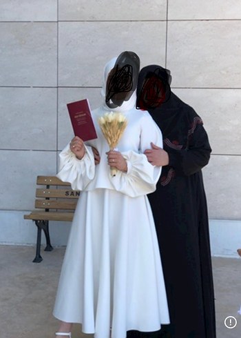 Beyaz Drapeli bol Kollu Tesettür Elbise - Görsel 3